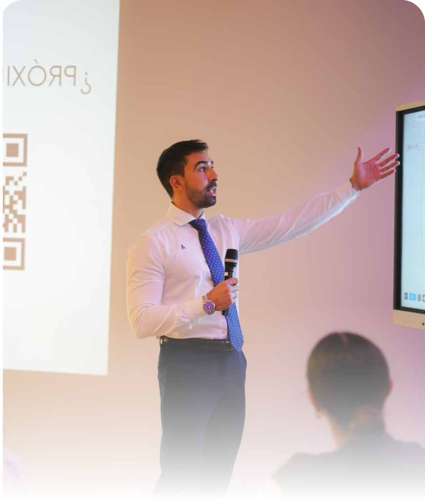 Ricardo_rimasolucionesfinancieras_hablando_vertical